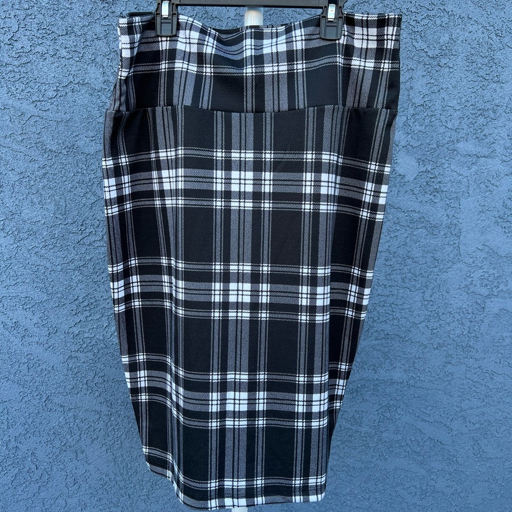 Stretch Plaid Pencil Style Skirt